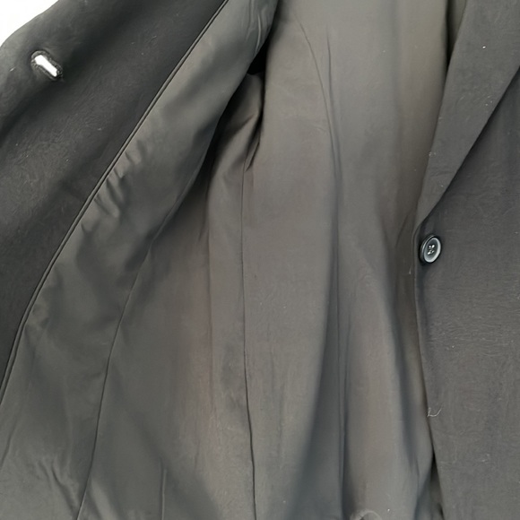 A gorgeous woman blazer🐬 - Picture 4 of 5